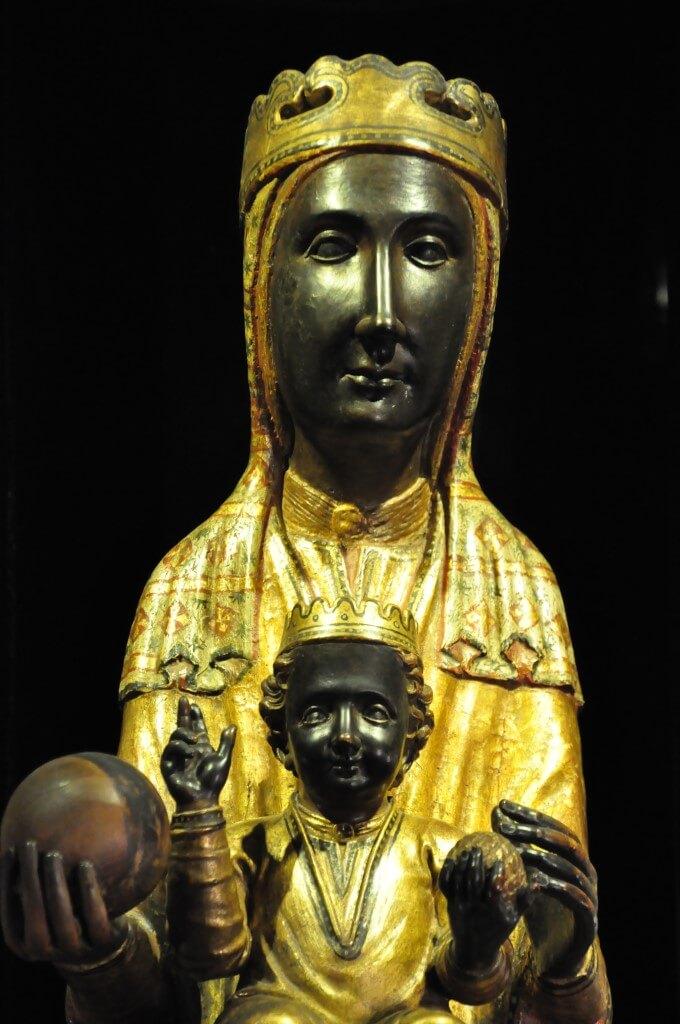 Novena a la Virgen de Montserrat